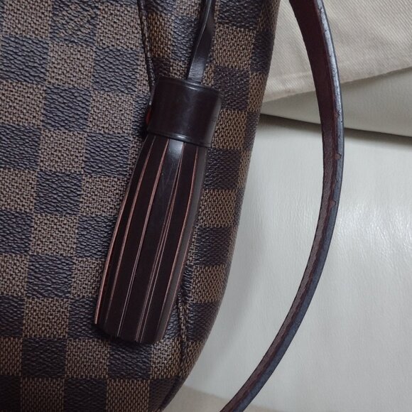 Beautiful Louis Vuitton South Bank Besace in de 🌹🌹 - Picture 8 of 15